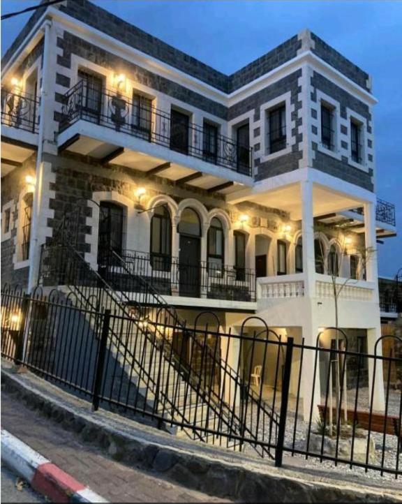 יחידת אירוח בבית ורדי Tiberias Ngoại thất bức ảnh